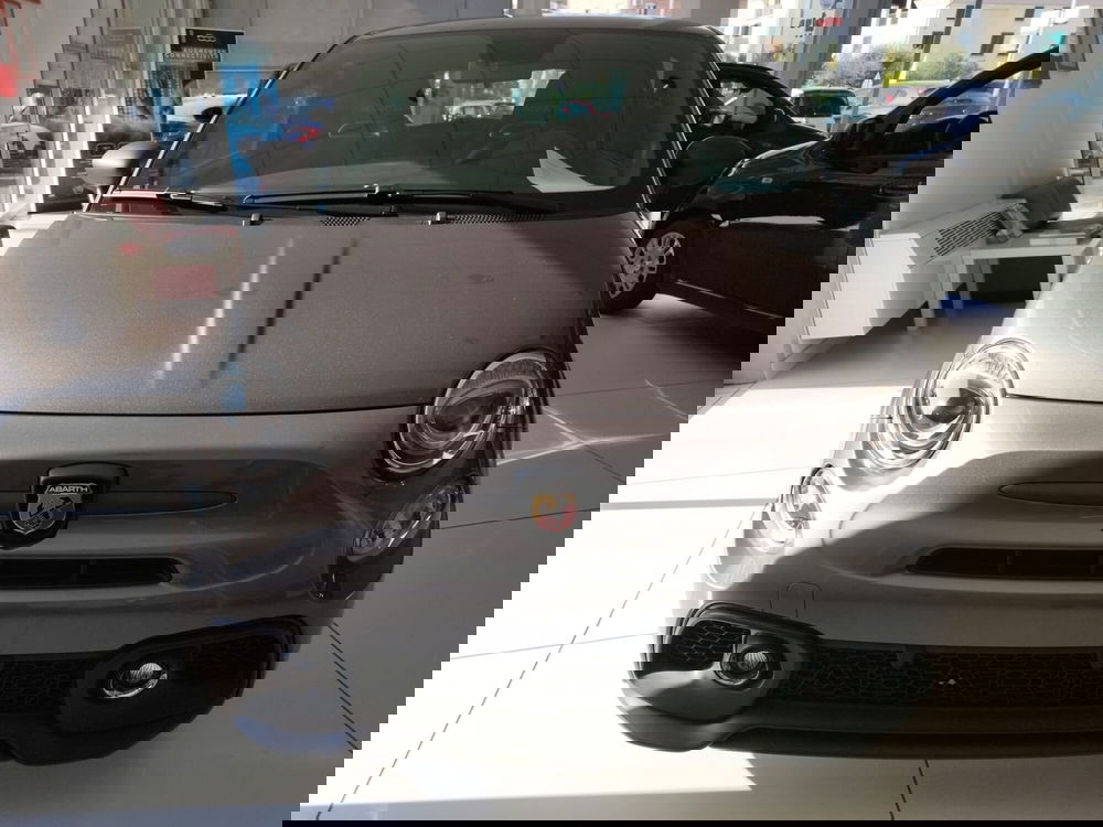 Abarth 695 nuova a Reggio Emilia (2)