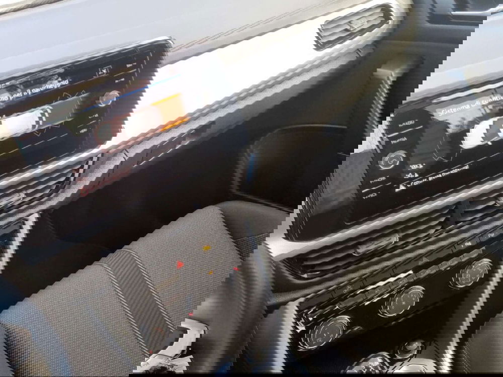 Volkswagen T-Roc usata a Livorno (14)