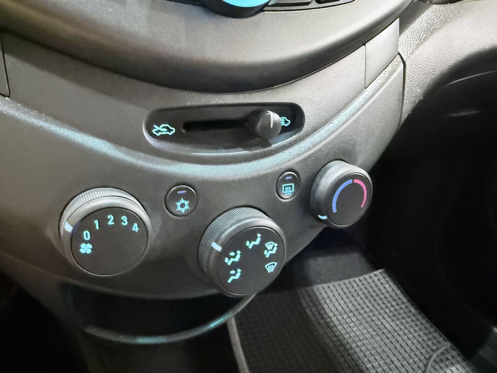 Chevrolet Spark usata a Latina (16)