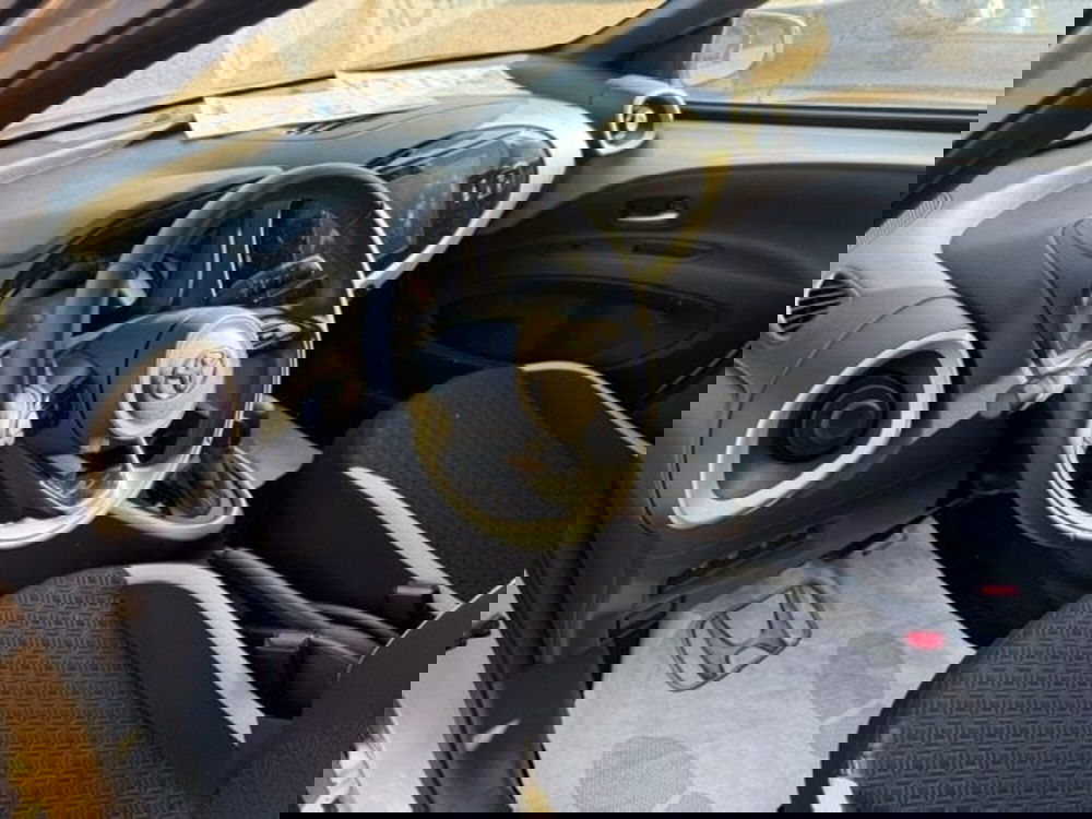 Toyota Aygo X usata a Prato (8)