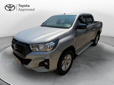 Toyota Hilux 2.D-4D 4WD porte Double Cab Lounge del 2020 usata a Montevarchi
