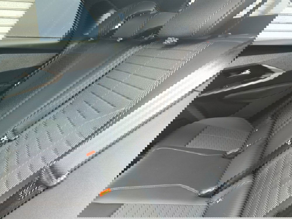 Peugeot 3008 nuova a Brindisi (13)