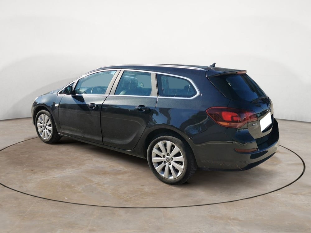 Opel Astra Station Wagon usata a Taranto (4)