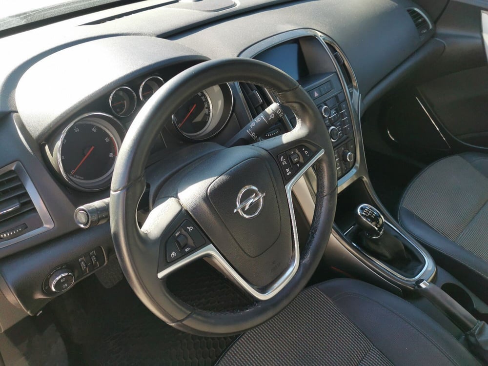 Opel Astra Station Wagon usata a Taranto (9)
