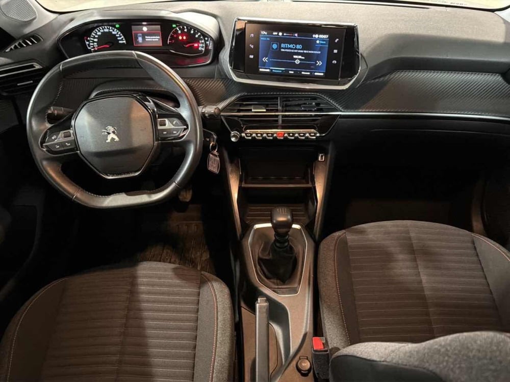 Peugeot 208 usata a Foggia (11)