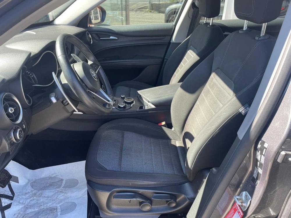 Alfa Romeo Stelvio usata a Arezzo (11)