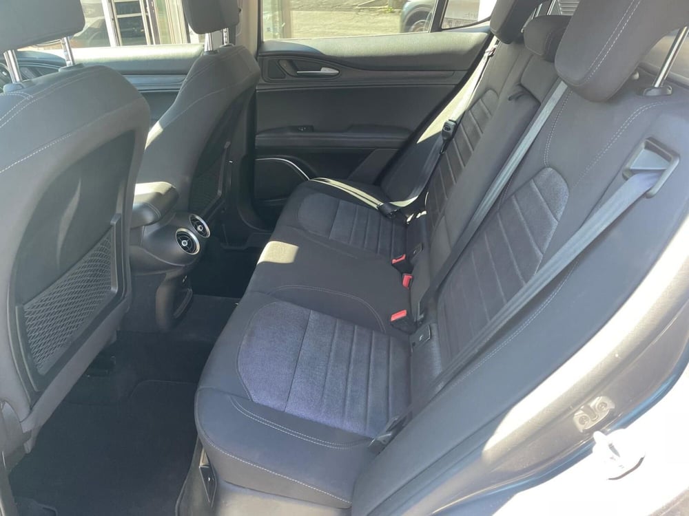 Alfa Romeo Stelvio usata a Arezzo (12)