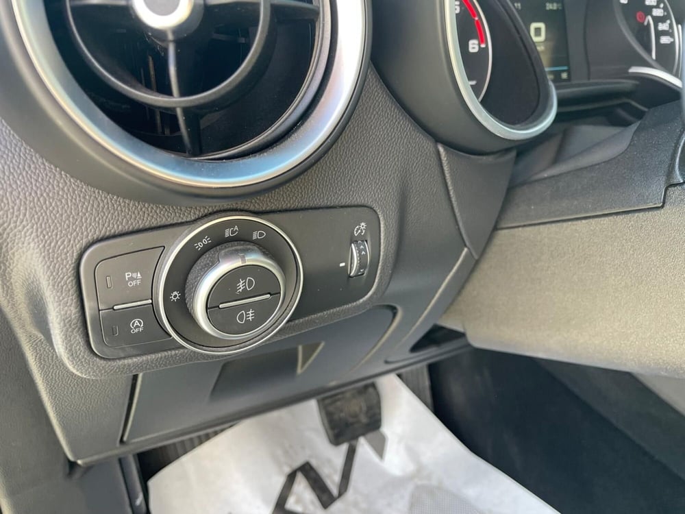 Alfa Romeo Stelvio usata a Arezzo (17)