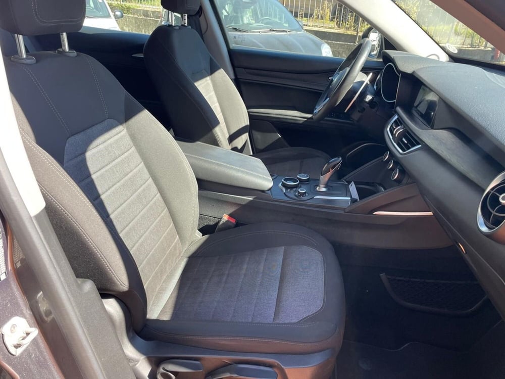 Alfa Romeo Stelvio usata a Arezzo (19)