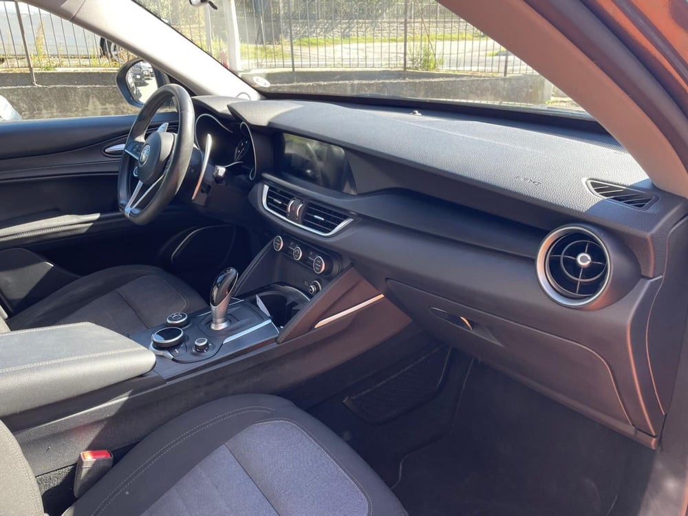 Alfa Romeo Stelvio usata a Arezzo (20)