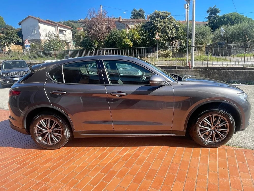 Alfa Romeo Stelvio usata a Arezzo (3)