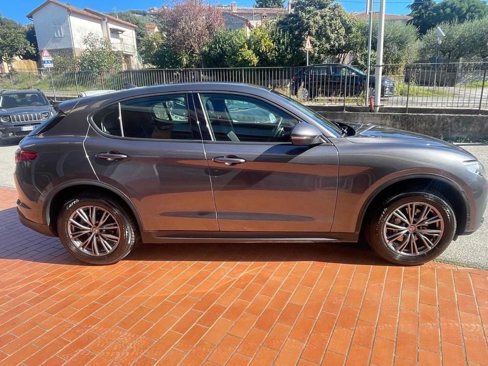 Alfa Romeo Stelvio usata a Arezzo (5)