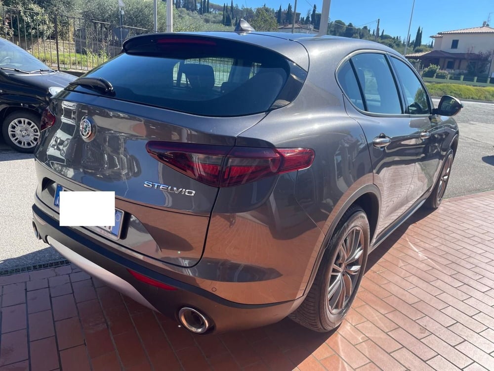 Alfa Romeo Stelvio usata a Arezzo (6)