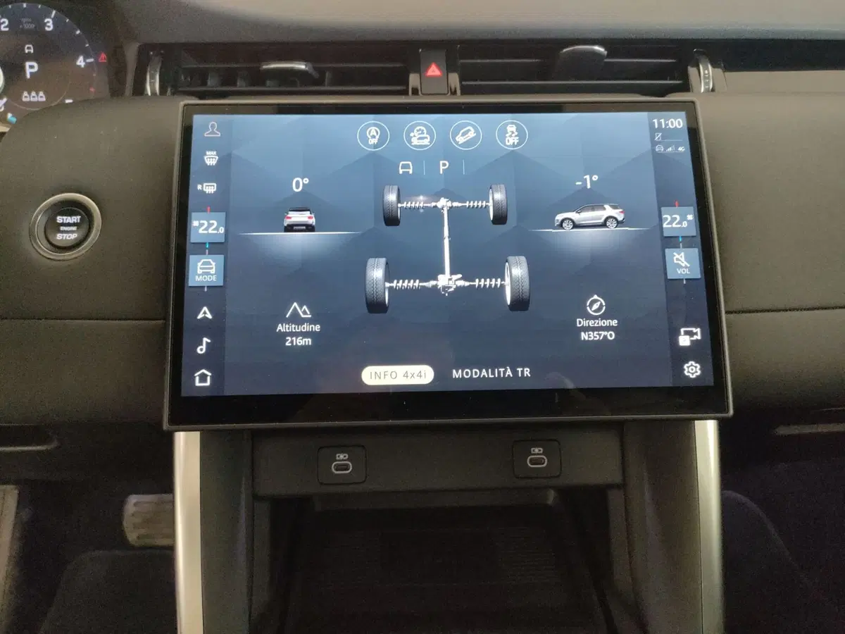 Land Rover Discovery Sport usata a Milano (20)