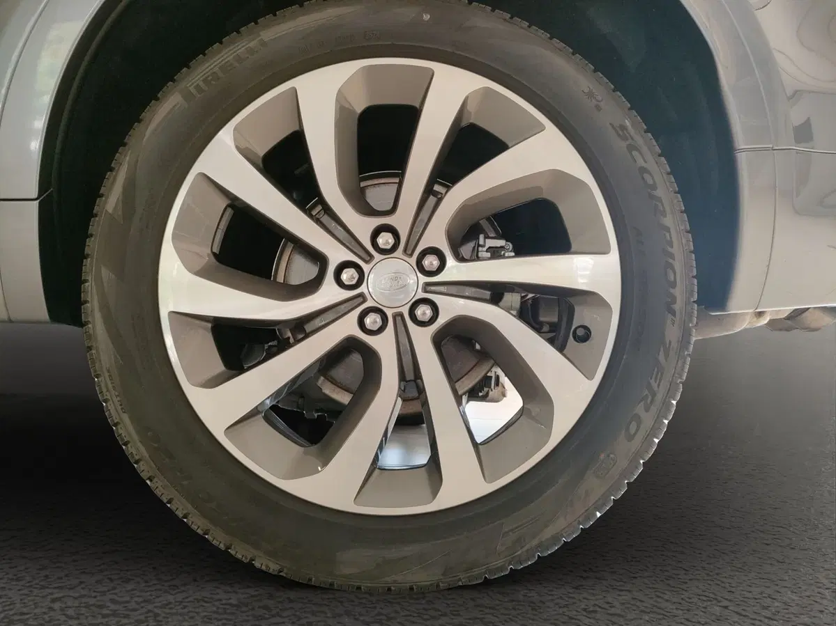 Land Rover Discovery Sport usata a Milano (9)