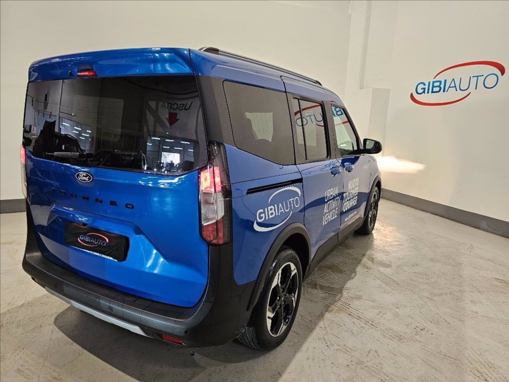 Ford Tourneo Courier nuova a Palermo (8)