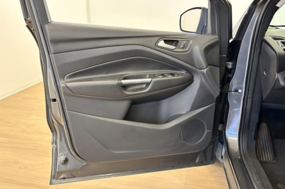 Ford Kuga usata a Latina (12)
