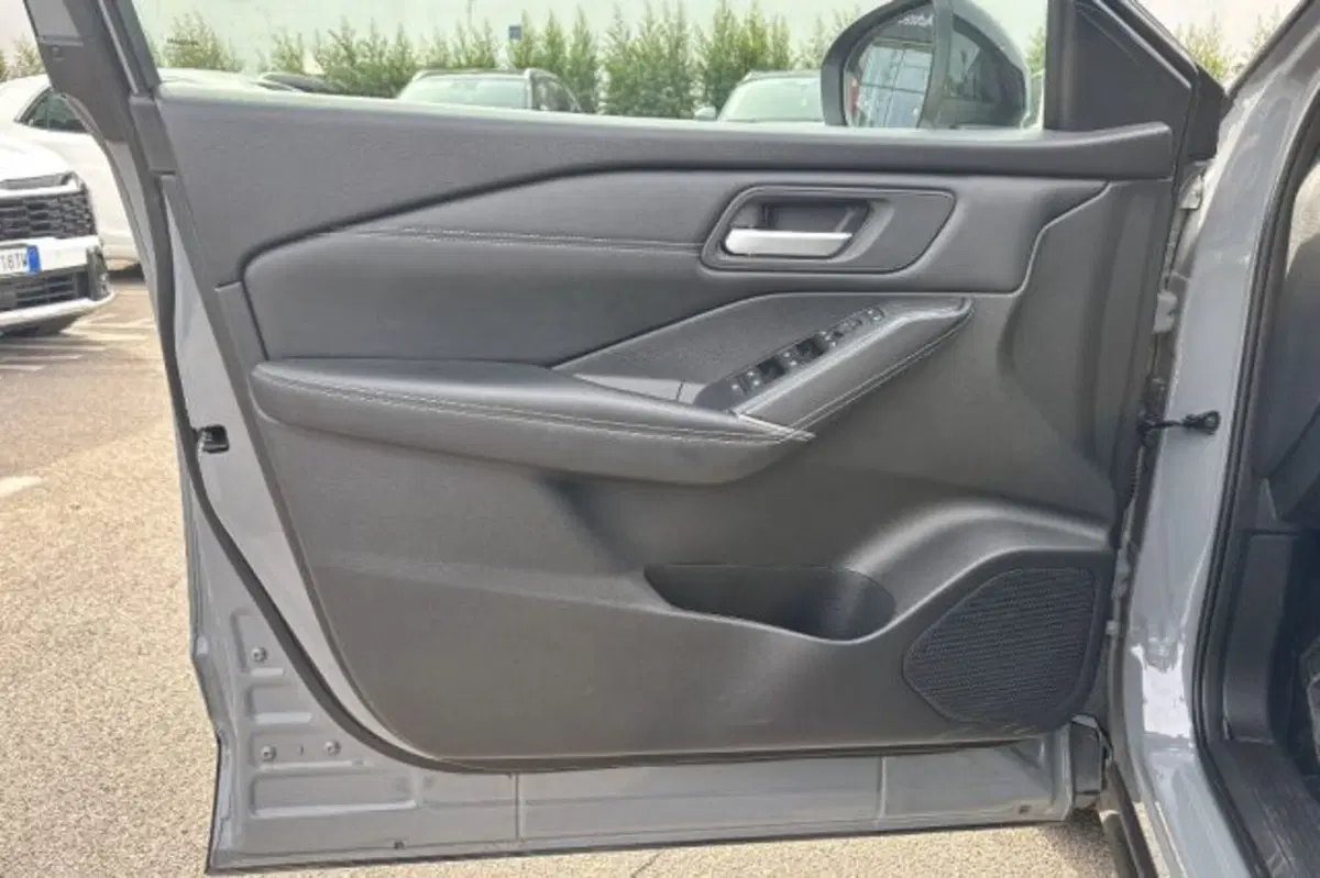Nissan Qashqai usata a Latina (12)