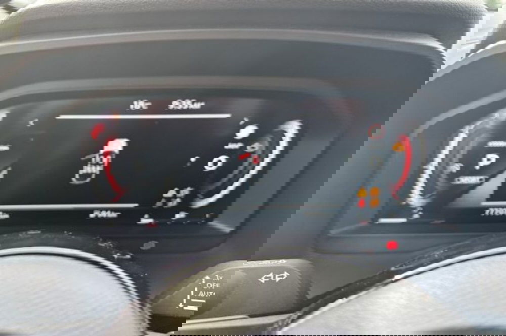 Nissan Qashqai usata a Latina (13)