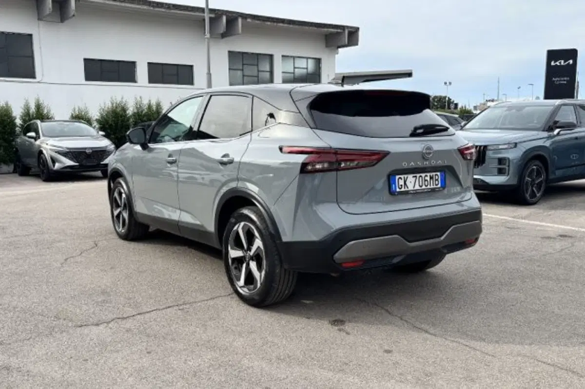 Nissan Qashqai usata a Latina (5)