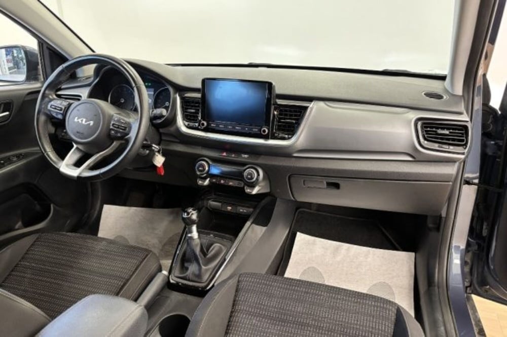 Kia Stonic usata a Latina (9)