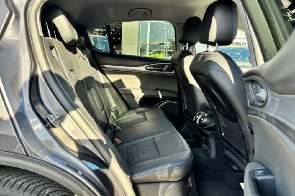 Alfa Romeo Stelvio usata a Latina (10)