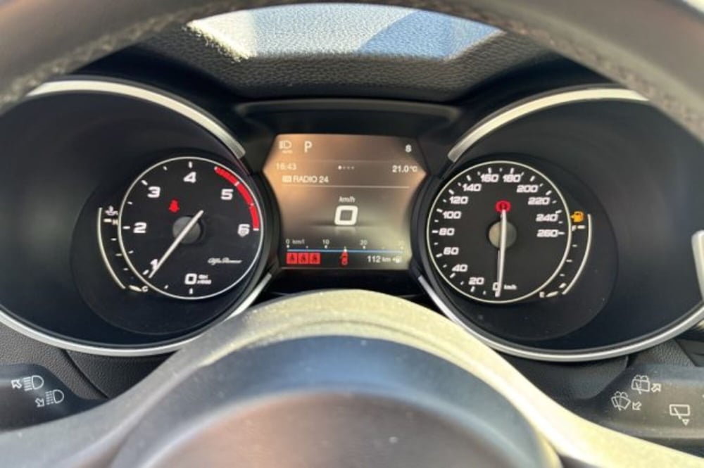 Alfa Romeo Stelvio usata a Latina (13)