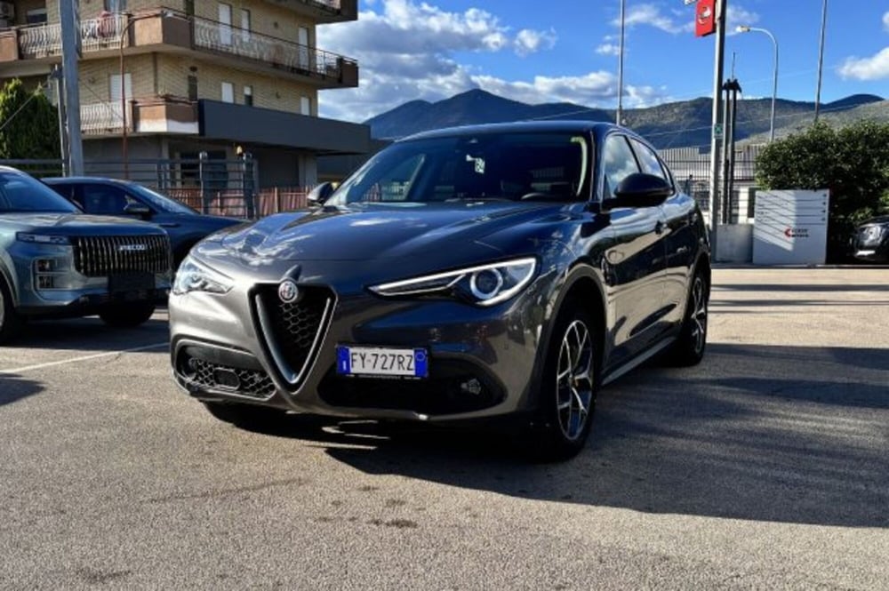 Alfa Romeo Stelvio usata a Latina (3)