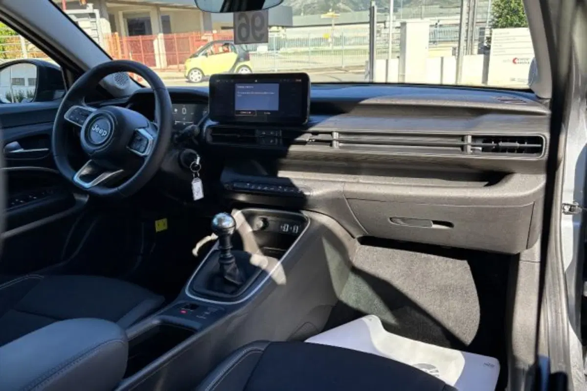 Jeep Avenger usata a Latina (9)