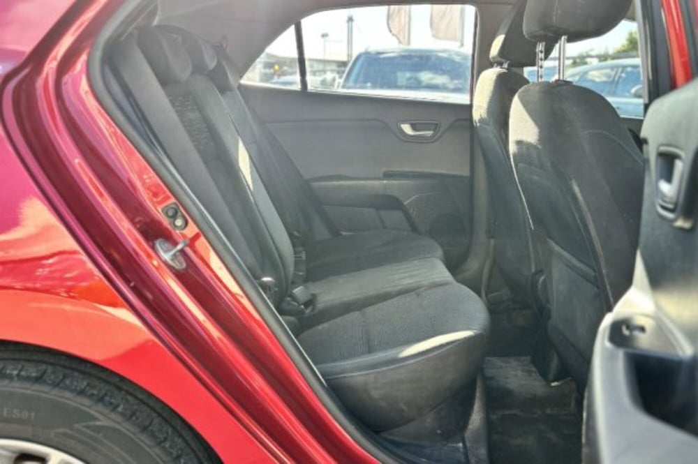 Kia Rio usata a Latina (10)