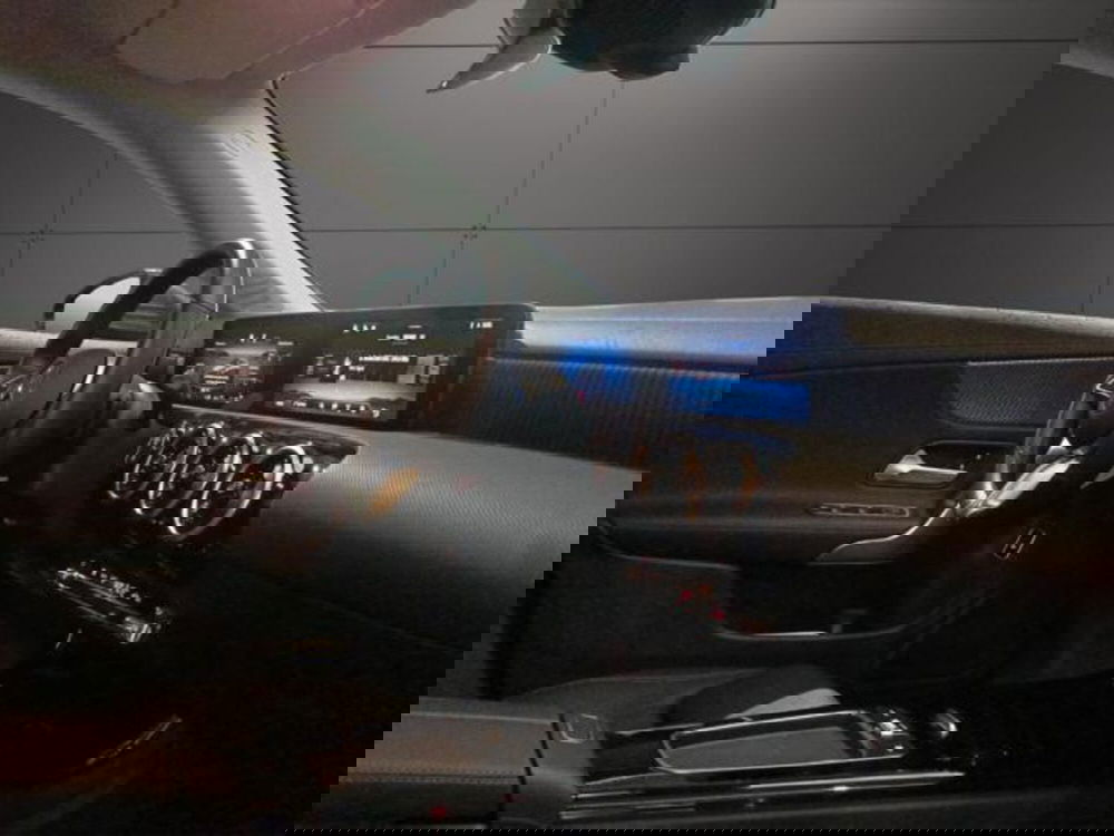 Mercedes-Benz CLA Shooting Brake usata a Milano (13)