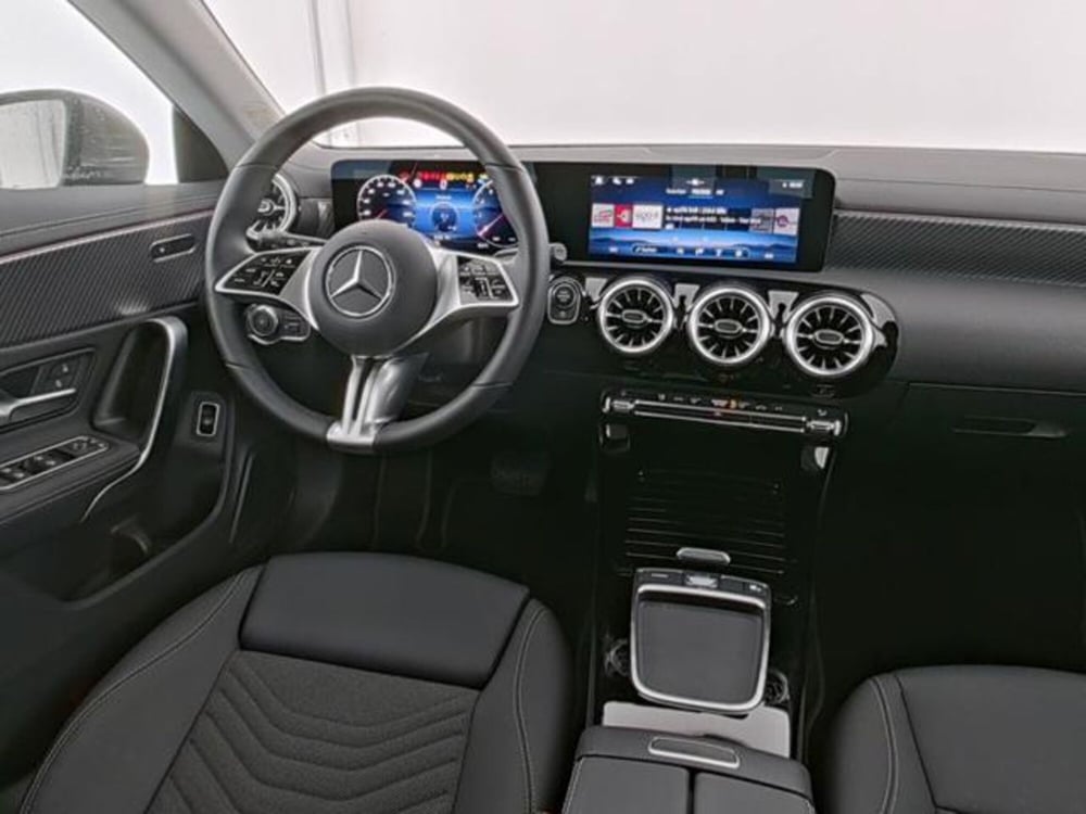 Mercedes-Benz CLA Shooting Brake usata a Milano (7)