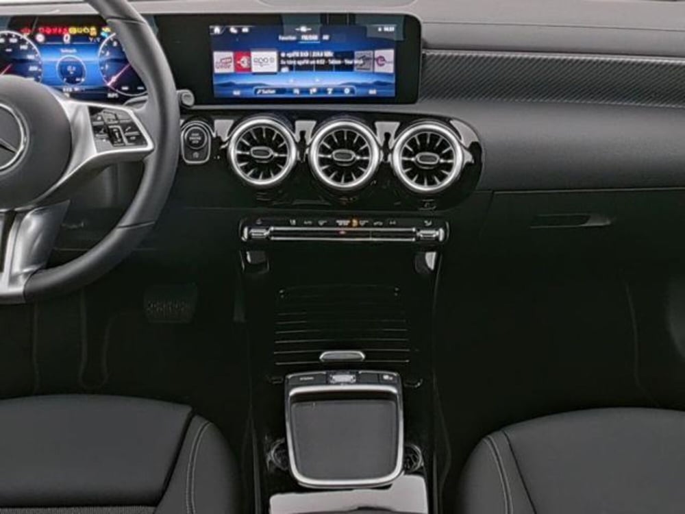 Mercedes-Benz CLA Shooting Brake usata a Milano (8)