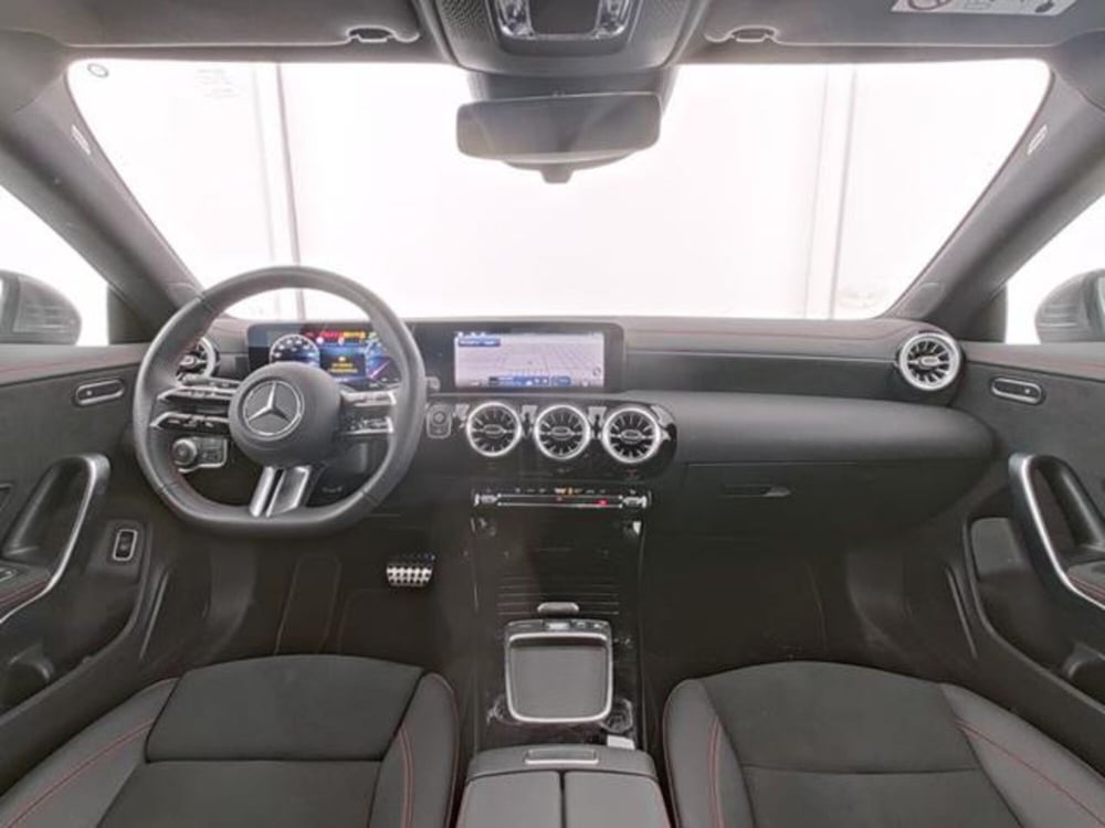 Mercedes-Benz CLA Shooting Brake usata a Milano (6)
