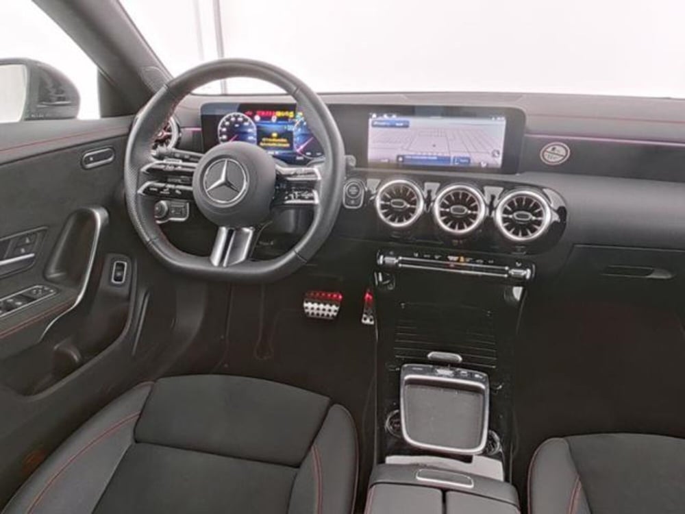 Mercedes-Benz CLA Shooting Brake usata a Milano (7)