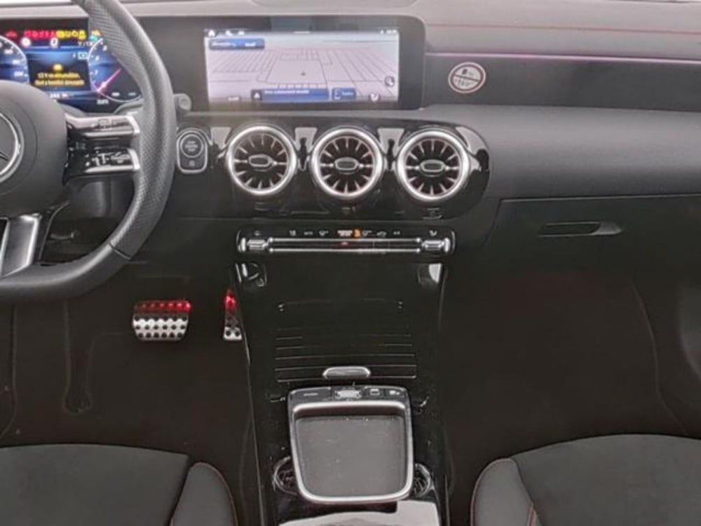 Mercedes-Benz CLA Shooting Brake usata a Milano (8)