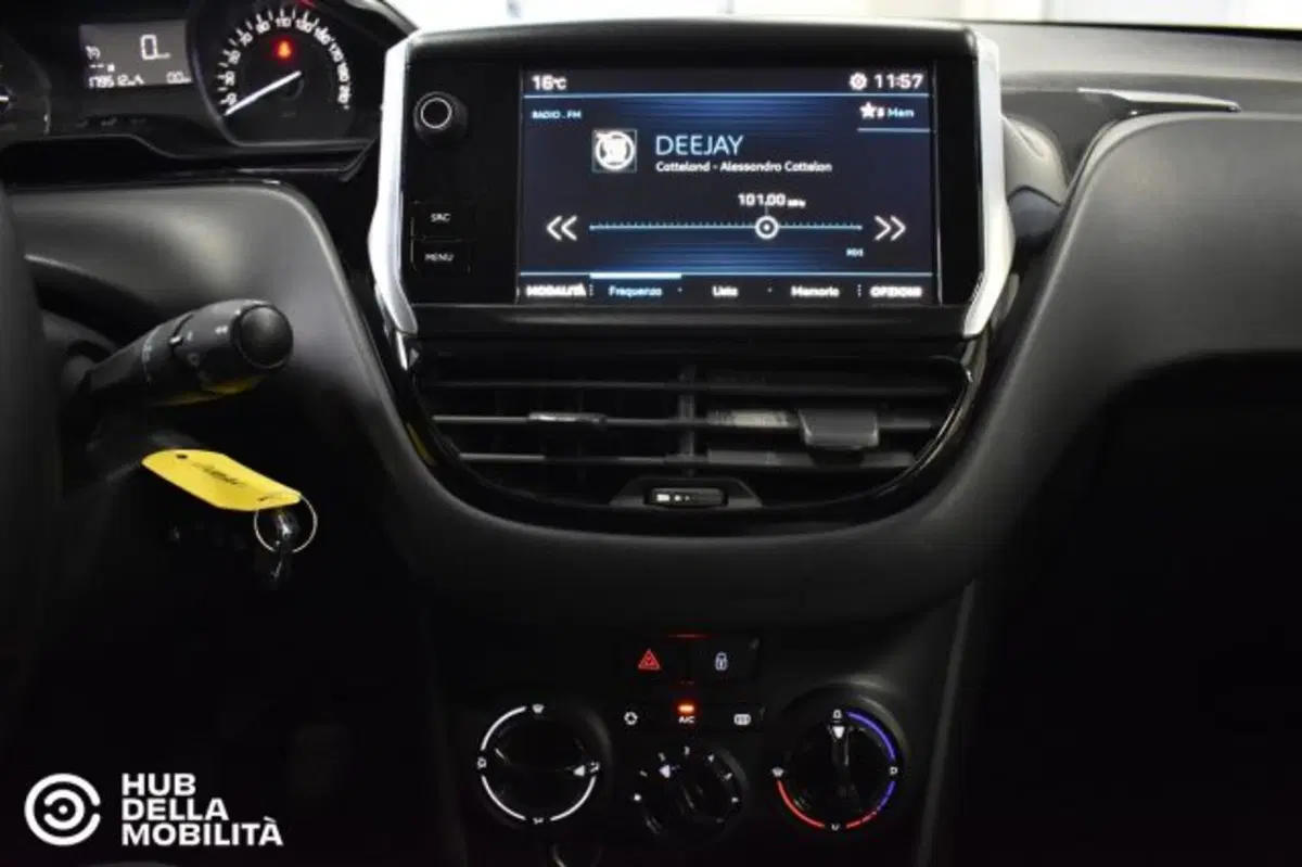 Peugeot 208 usata a Perugia (13)