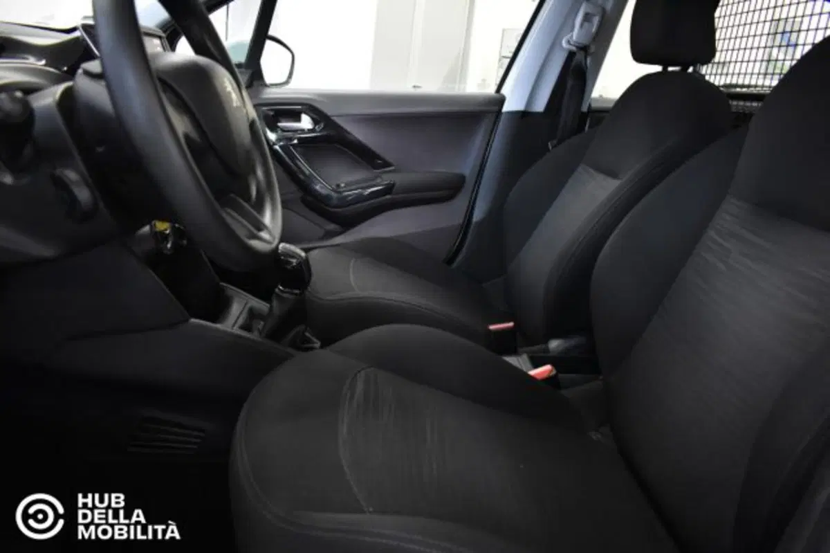 Peugeot 208 usata a Perugia (19)