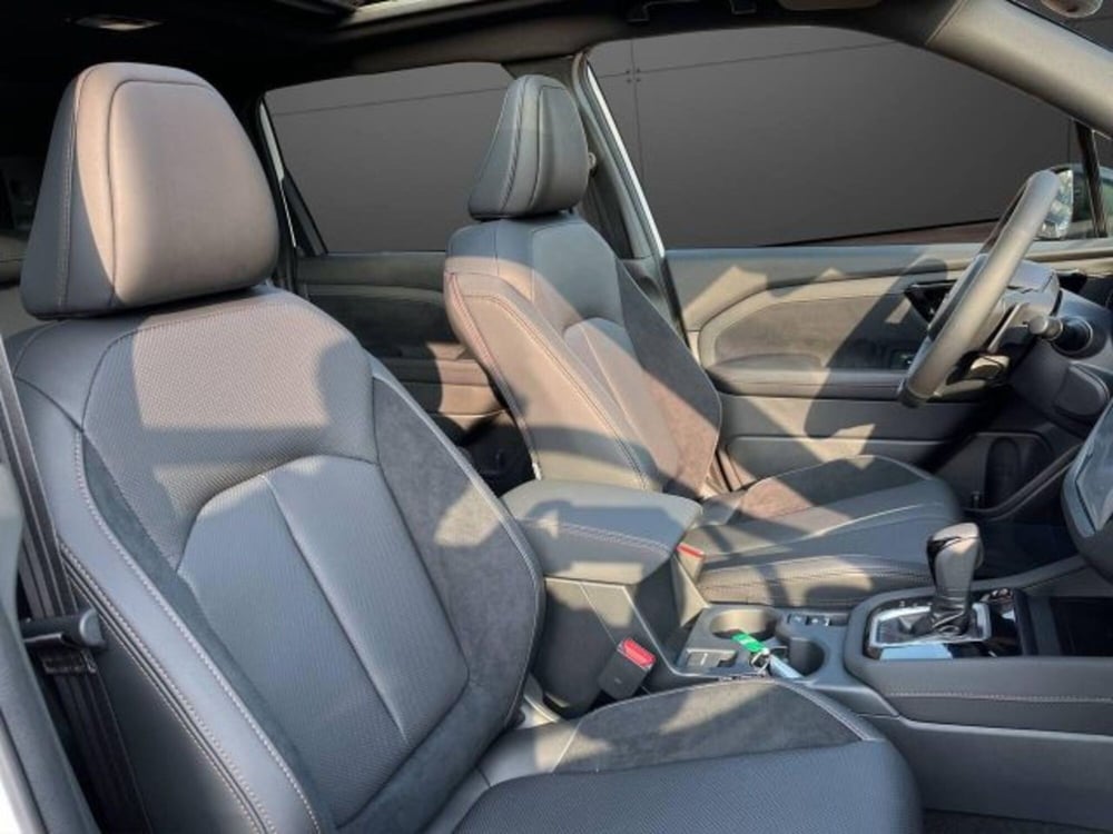 Subaru Forester nuova a Novara (10)