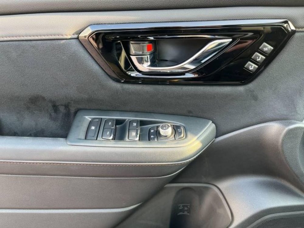 Subaru Forester nuova a Novara (11)