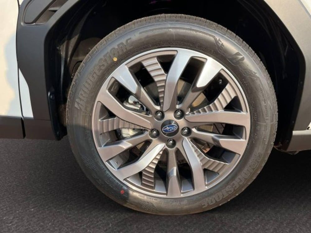 Subaru Forester nuova a Novara (9)