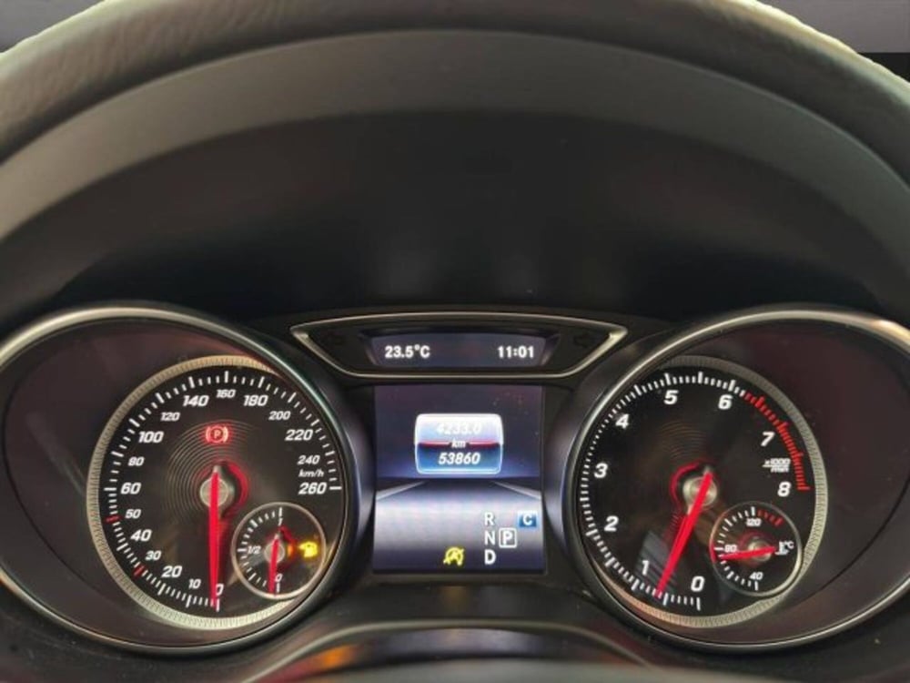 Mercedes-Benz GLA SUV usata a Novara (11)