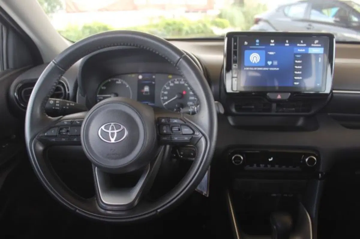 Toyota Yaris Cross usata a Roma (11)