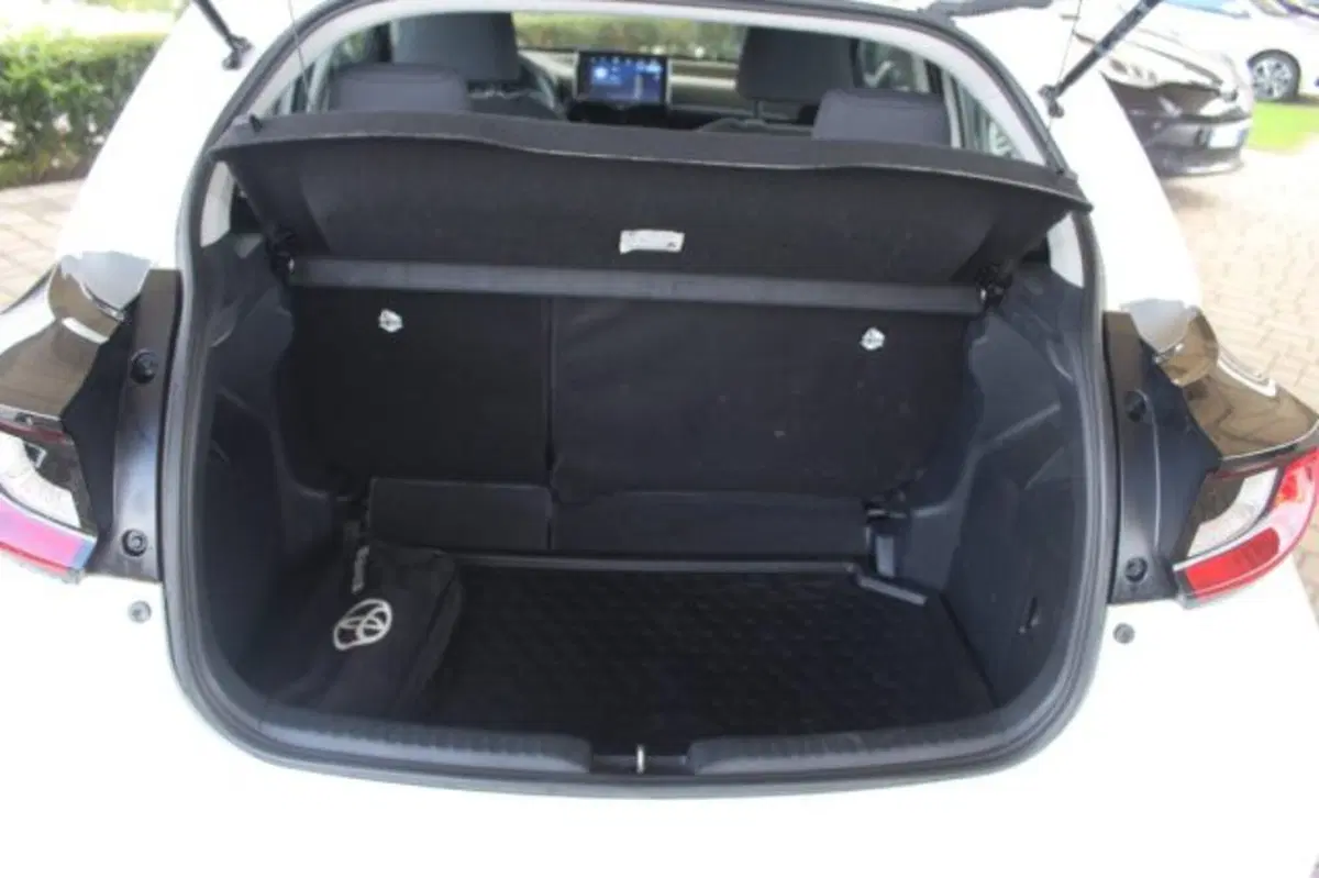 Toyota Yaris Cross usata a Roma (12)