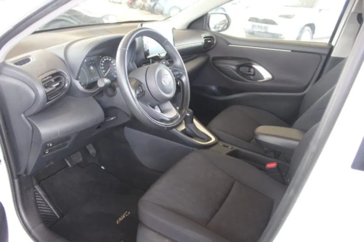 Toyota Yaris Cross usata a Roma (13)