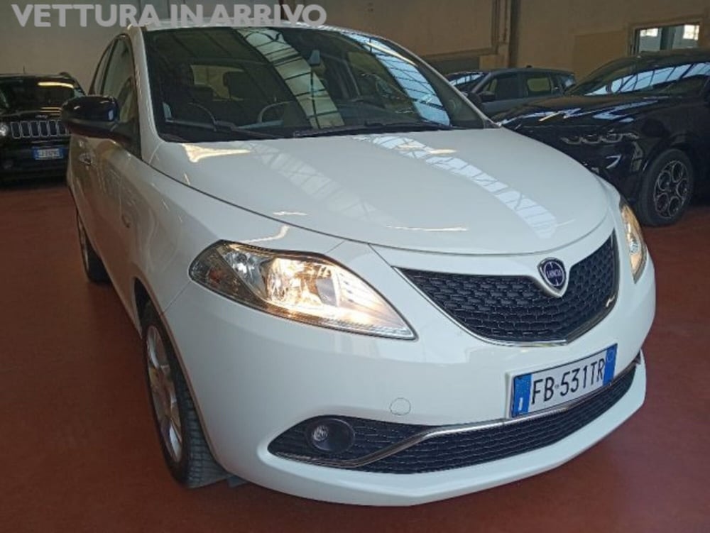 Lancia Ypsilon usata a Modena (2)