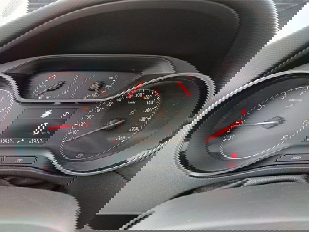 Opel Crossland usata a Bari (16)