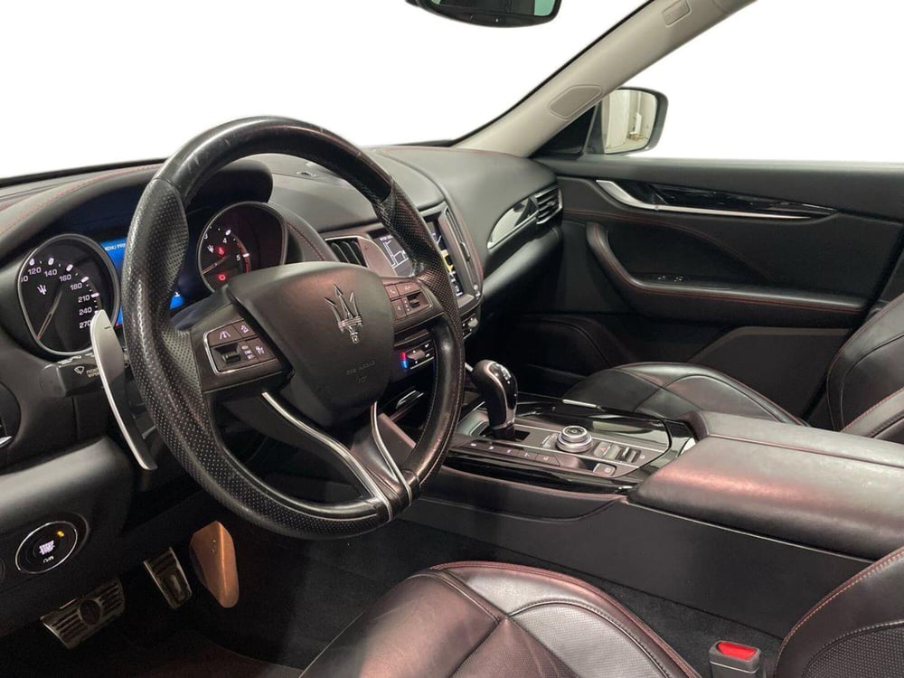 Maserati Levante usata a Macerata (16)