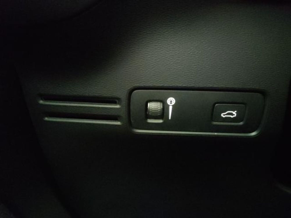 Volvo XC40 usata a Modena (11)