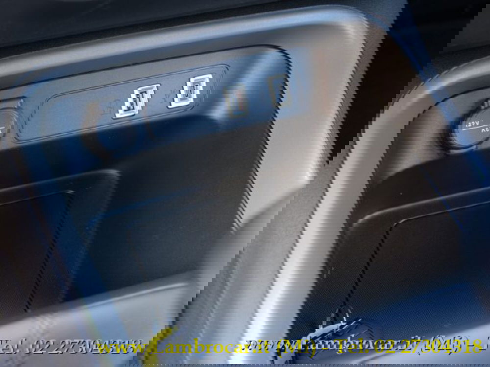 Jeep Avenger nuova a Milano (11)